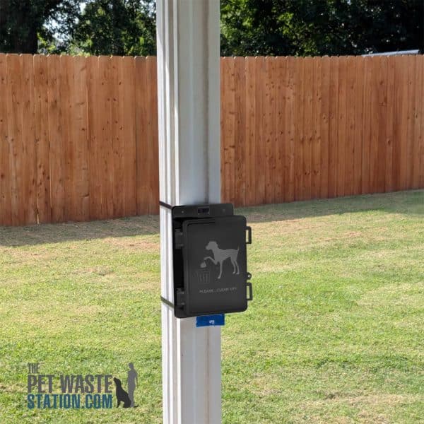 WallMount Fence ThePetWasteStation